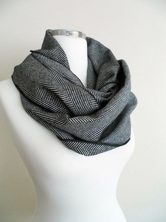 Black/grey scarf